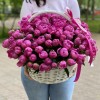 101 малиновый пион Флеминг в корзине